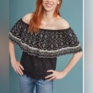 Hemant & Nandita Mavra Pullover Top Cotton Embroidered in Black & Gold size XS